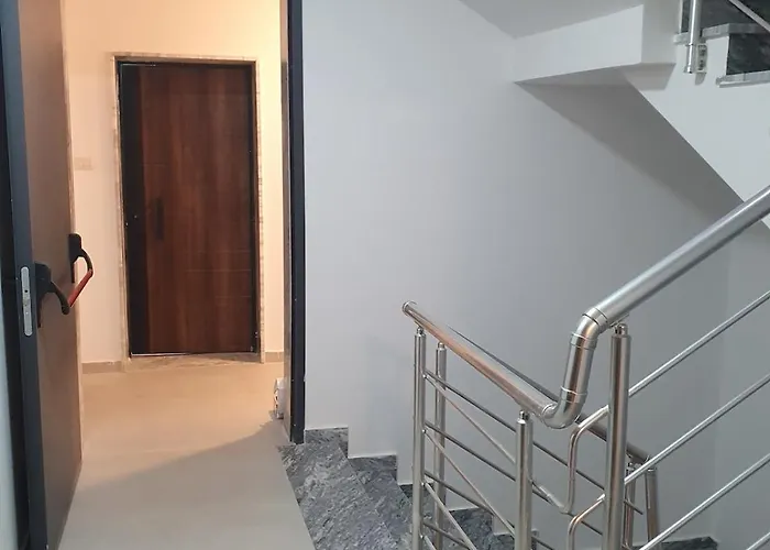 Executive Medreseja Ac Lift Wifitv Balcony Apartment *